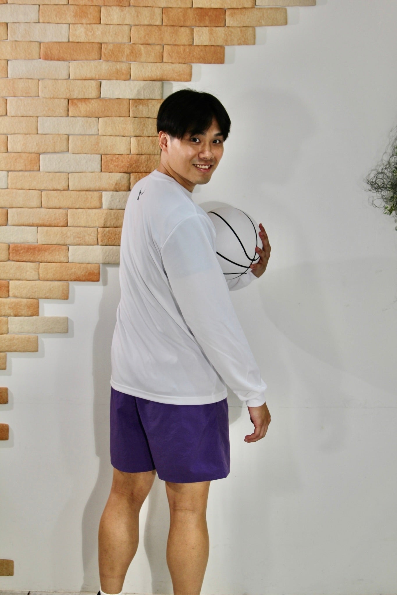 アーチロゴ ロングスリーブTシャツ:ホワイト
