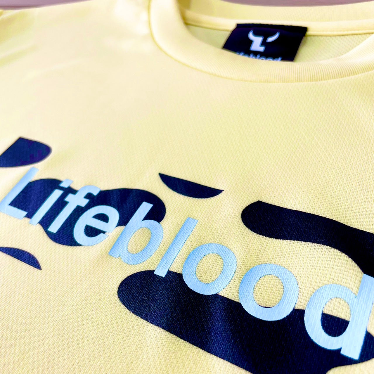 ウシガラ ロングスリーブTシャツ：ライトイエロー