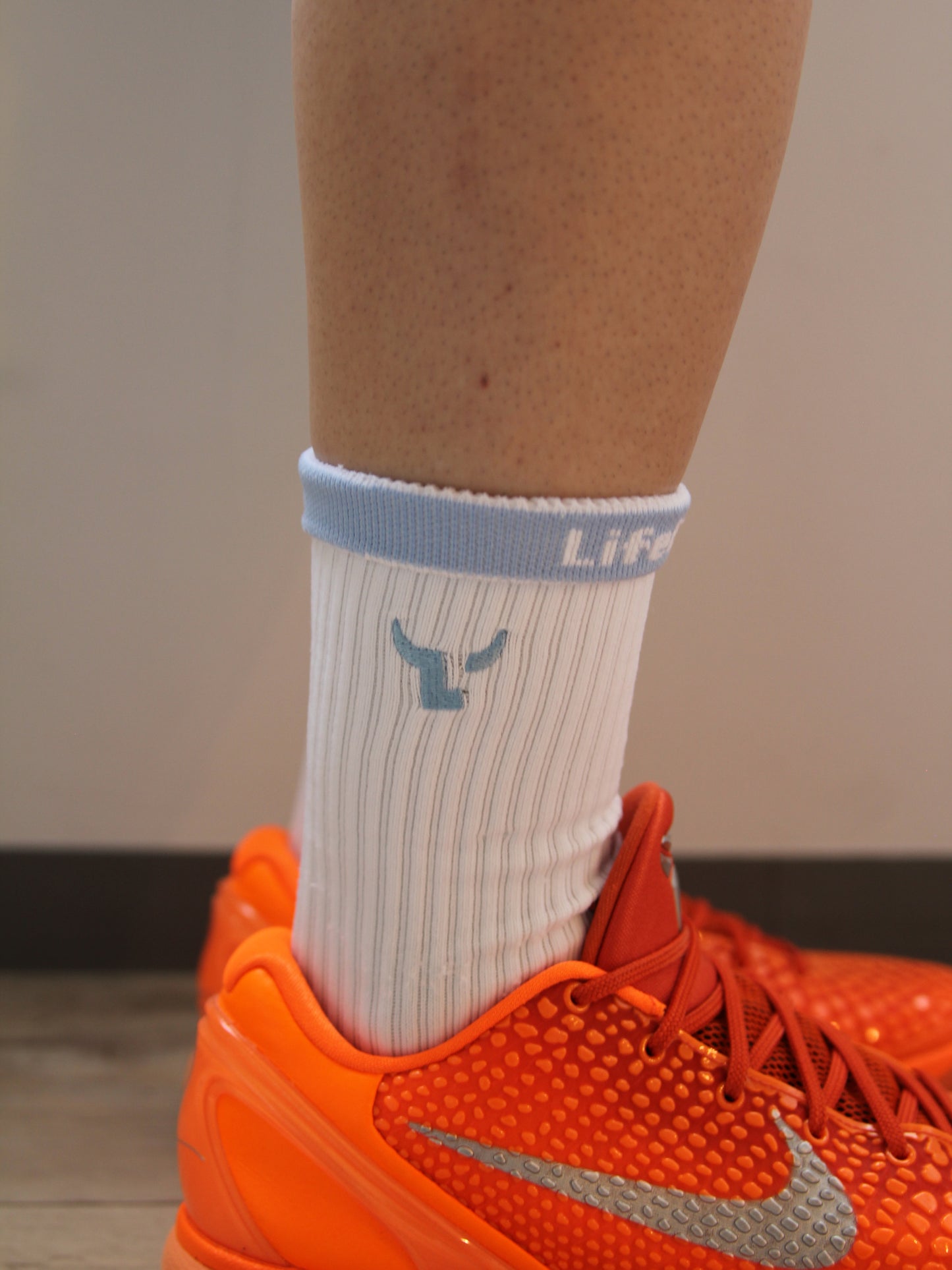 Lifeblood logo socks：ホワイト&ライトブルー